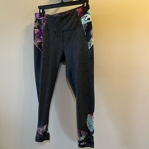 Calia Size M Charcoal Leggings with Purple & Teal Floral Panels